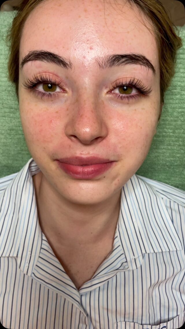 Classic set of lash extensions for this beauty🤍
Lash artistry by ~ Elizma

#classiclashes #naturallashextensions #beauty #indulgenceatkurmond